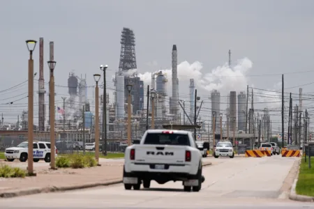 Oil companies reap profits as energy prices rise